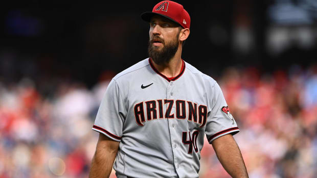 Diamondbacks starter Madison Bumgarner walks off the mound.